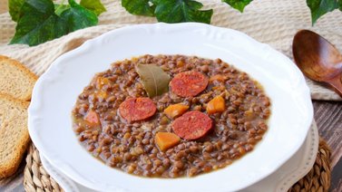 Lentejas con chorizo para un 2023 cargado de abundancia