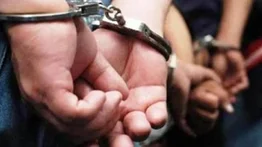 Detenidos dos hombres por posesión de drogas y municiones