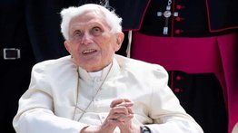 Vaticano: Benedicto XVI está lúcido pero su condición de salud es grave