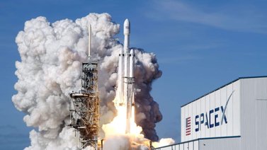 SpaceX lanzó una serie de satélites de nueva generación Starlink