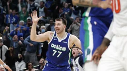 Luka Doncic hace historia y destaca en el triunfo de los Mavericks