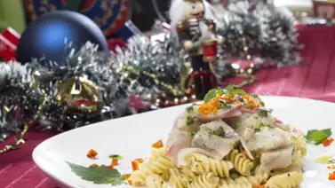Pasta fría con pescado blanco al pesto Pasta fría con pescado blanco al pesto