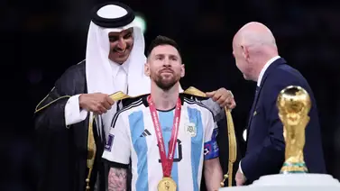 Ofrecen a Messi un millón de dólares por su túnica en la premiación del Mundial Ofrecen a Messi un millón de dólares por su túnica en la premiación del Mundial