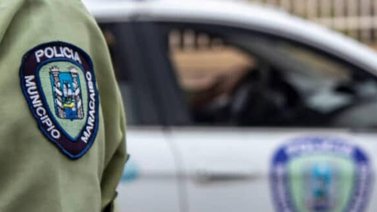Detienen a dos adolescentes por robar 2.350 dólares a su madrastra
