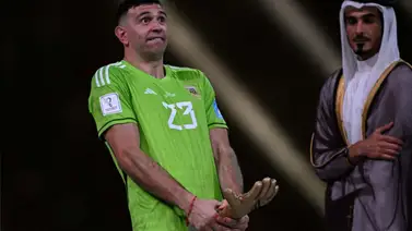 ¡San "Dibu" Martínez! Más de 100 mil personas aclaman al portero argentino en Mar del Plata ¡San "Dibu" Martínez! Más de 100 mil personas aclaman al portero argentino en Mar del Plata