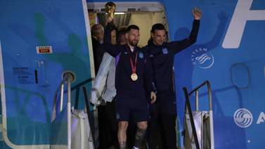 Llegada de Lionel Messi y el resto de la selección argentina casi termina en tragedia (video)