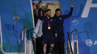 Llegada de Lionel Messi y el resto de la selección argentina casi termina en tragedia (video) Llegada de Lionel Messi y el resto de la selección argentina casi termina en tragedia (video)