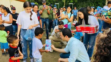 Alcaldía de El Hatillo entrega juguetes a niños y niñas en zonas rurales