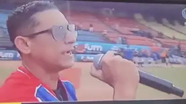 Himno Nacional mal entonado causó polémica en la UCV Himno Nacional mal entonado causó polémica en la UCV