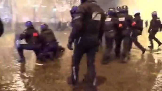 Disturbios en París tras derrota de Francia en el Mundial de Fútbol Disturbios en París tras derrota de Francia en el Mundial de Fútbol