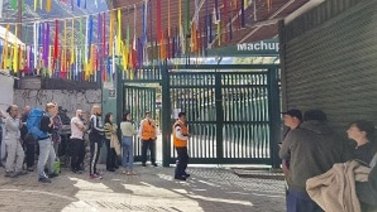 Centenares de turistas varados en Machu Picchu por protestas en Perú