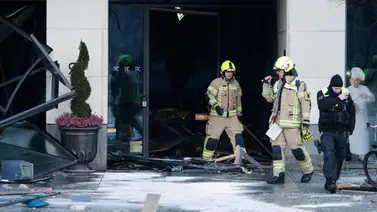 Hay dos heridos: Revienta en Alemania el "AquaDom", mayor acuario cilíndrico del mundo Hay dos heridos: Revienta en Alemania el "AquaDom", mayor acuario cilíndrico del mundo