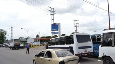Colas kilométricas ante poca distribución de gasolina en Maturín
