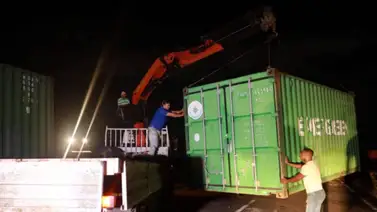 Venezuela retira contenedores del puente de Tienditas Venezuela retira contenedores del puente de Tienditas