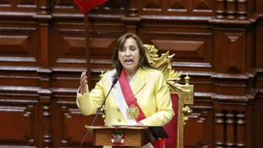 Presidenta de Perú inicia diálogo con grupos parlamentarios