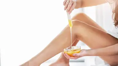 Luce unas piernas suaves gracias a la miel Luce unas piernas suaves gracias a la miel