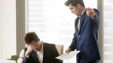 Se negaba a reuniones sociales: Empresa francesa lo despidió por ser aburrido Se negaba a reuniones sociales: Empresa francesa lo despidió por ser aburrido