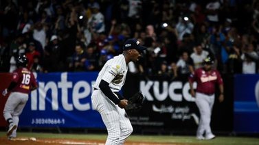 ¡Apaga y vámonos! Anthony Castro es el sexto melenudo con 10 o más salvados en una zafra