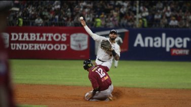 Caracas vence a Magallanes y asegura la serie particular de la 2022-2023