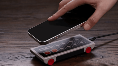 ¡Estilo Retro! Crean cargador de teléfono inspirado en primer Nintendo