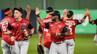 Cardenales le arruina la fiesta a Tiburones en Macuto