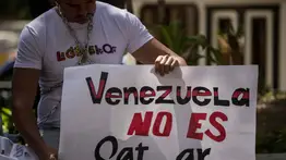 Activistas LGBTI encadenados en Caracas hasta asegurar avances