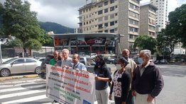 ONG protestó contra la censura y el cierre de medios