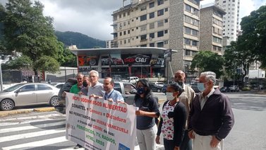 ONG protestó contra la censura y el cierre de medios