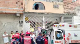 Un muerto y dos heridos tras colapso de una vivienda en Catia