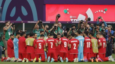 Los futbolistas de Irán no cantaron su himno en señal de protesta