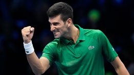 Djokovic vence a Medvedev y avanza a semifinales de las ATP Finals