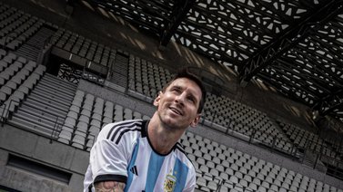 Lionel Messi presenta sus botas del Mundial de Qatar