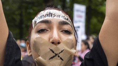 Al menos 342 personas mueren en las protestas de Irán, según ONG
