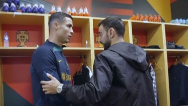¡Pura tensión! Cristiano Ronaldo y Bruno Fernandes viven momento incómodo en el vestuario de Portugal