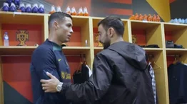 ¡Pura tensión! Cristiano Ronaldo y Bruno Fernandes viven momento incómodo en el vestuario de Portugal
