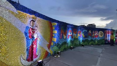 Así quedó el mural con 80.000 tapas plásticas en Maracaibo (+Video)