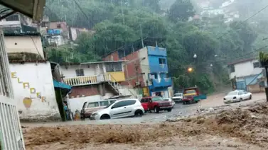 Así colapsó una vivienda del sector Las Tunitas en La Guaira (+Video) Así colapsó una vivienda del sector Las Tunitas en La Guaira (+Video)