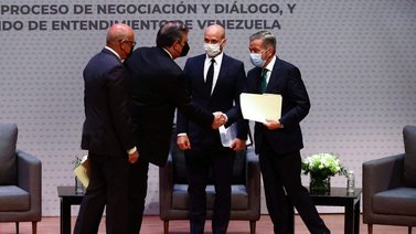 Gobierno y oposición buscan restablecer el diálogo en Venezuela