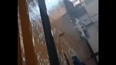 Fuertes lluvias colapsan La Guaira: Quebradas se desbordan y se anegan las vías del litoral Fuertes lluvias colapsan La Guaira: Quebradas se desbordan y se anegan las vías del litoral