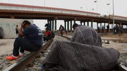 Venezolanos deportados se refugian en la frontera sur de México