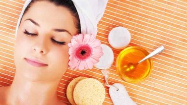 Limpia y rejuvenece el rostro con la miel