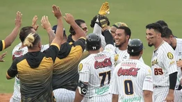 ¡Leones conquistan la Copa Meridiano! Melenudos celebraron el 25 aniversario de los especialistas en deporte
