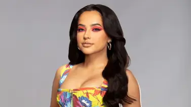 Becky G sorprende a todos al mostrar sus atributos Becky G sorprende a todos al mostrar sus atributos