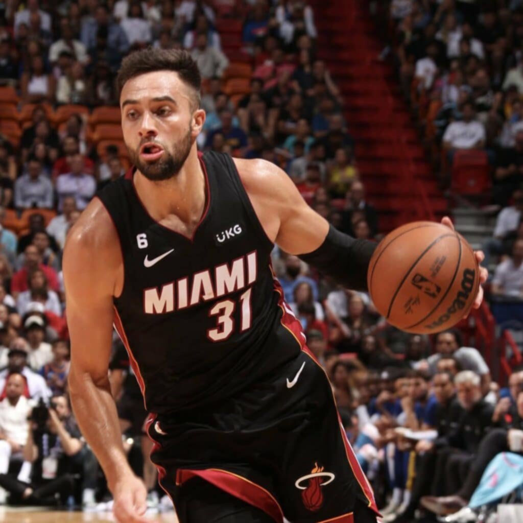 Max Strus destaca y le da el triunfo al Heat ante los Warriors Max Strus destaca y le da el triunfo al Heat ante los Warriors