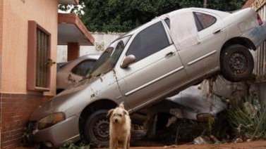 Más de 100 vehículos dañados por inundaciones en Miranda