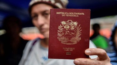 Aumentan aranceles para pasaportes de venezolanos en el extranjero
