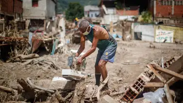 Ocho personas siguen desaparecidas tras el deslave de Las Tejerías Ocho personas siguen desaparecidas tras el deslave de Las Tejerías