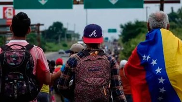 Migrantes venezolanos planean salir en caravana de la frontera de México