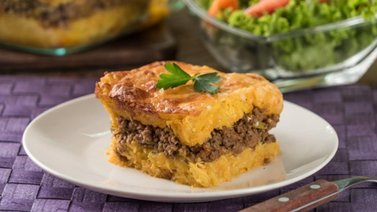 Pastel de plátano con carne molida