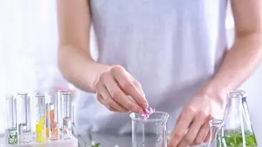 Conviértete en un perfumista y crea tu propia fragancia Conviértete en un perfumista y crea tu propia fragancia